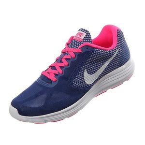 Nike revolution 3 running shoes size 8.5